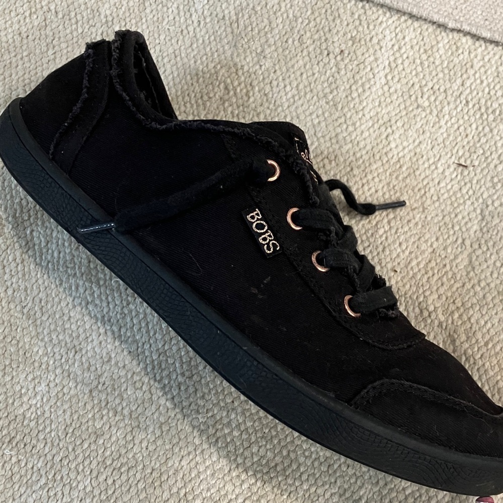 Bobs 8 1/2 wm’s memory foam from Skechers Black Sneakers with copper accents